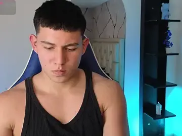 Stripchat Free Live Porn of JamesCr_