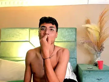 Stripchat Sex Cam of DannTaylor