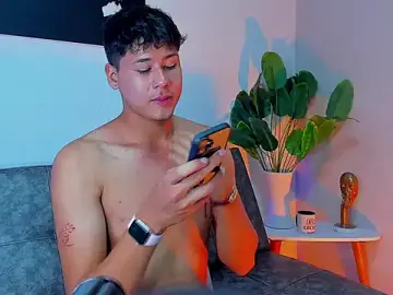 Stripchat Nude Webcam of Rayden_Boy