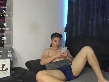 Stripchat Free Porn Cam of DavidX_X21_Strip
