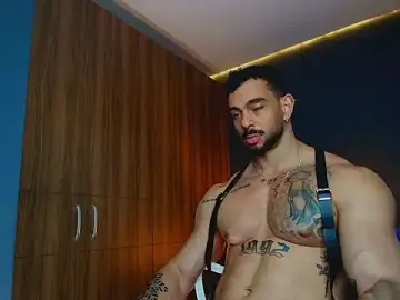 Stripchat Adult Webcams of massimo_visconti
