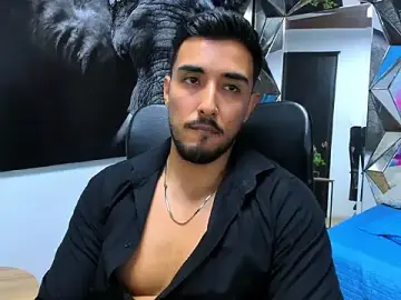 Stripchat Live Porn of alangreek1