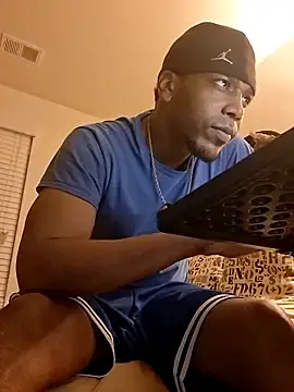 Stripchat Free Porn Cam of bigboytoy912