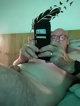 Stripchat Live Sex Cam of bogland33