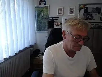 Stripchat Sex Cam of randyandy67