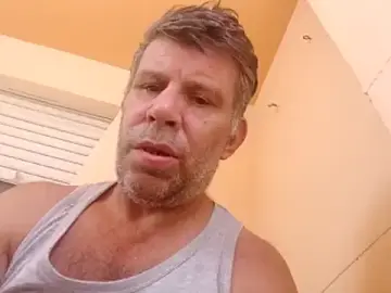 Stripchat Live Sex Cam of stud2512