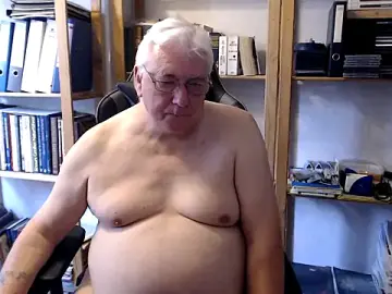 Stripchat Adult Webcam of SchwanzhureXXL