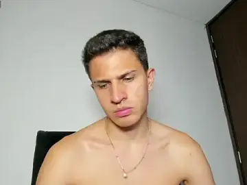 Stripchat Adult Webcams of kevin_ahss