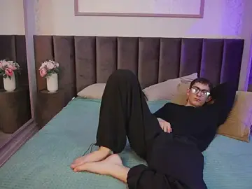 Stripchat Live Sex of RonBevs