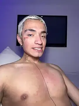 Stripchat Free Live Porn of santikhalifa