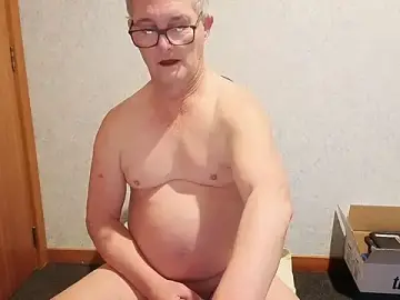 Stripchat Sex Cam of daddy_man
