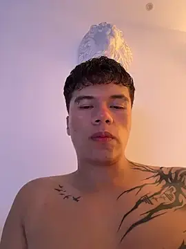 Stripchat Live Sex Cam of Logan_smith1