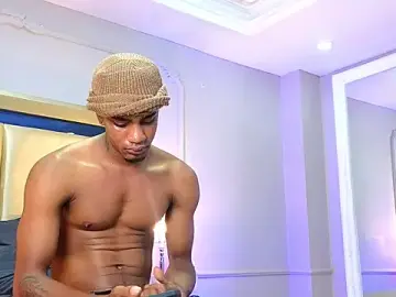 Stripchat Live Sex of AaronCruz_
