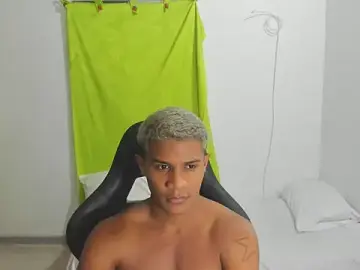 Stripchat Nude Webcam of corzoethan