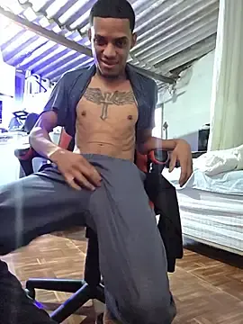 Stripchat Live Sex Cam of TIELMENDEZLOPEZ