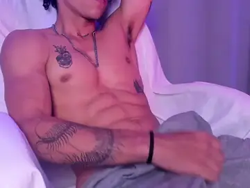 Stripchat Nude Webcam of AkazaBoy_
