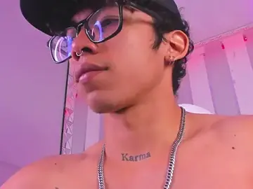 Stripchat Best Webcam of AkazaBoy_