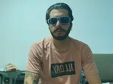Stripchat Live Sex of thomas_gun
