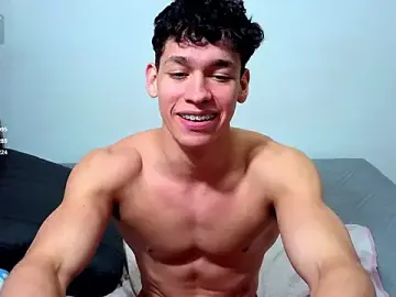 Stripchat Free Live Porn of Luke_Muscle