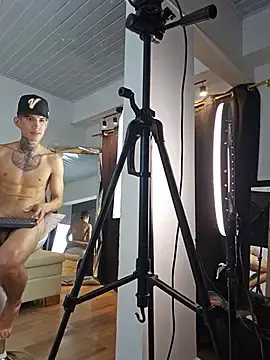 Stripchat Best live sex cam show of Darwinstark_