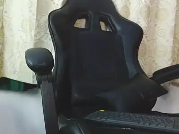Stripchat Sex Cam of HomeAloneK