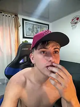 Stripchat Best Webcam of Lucas_Venom