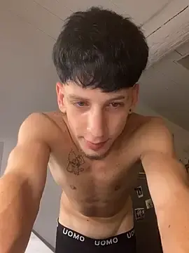 Stripchat Free Porn Cam of Leonardo0606