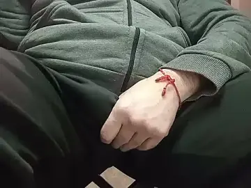 Stripchat Free Porn Cam of BabyBearMilk