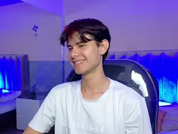 Stripchat Free Live Porn of Derek_Sinn