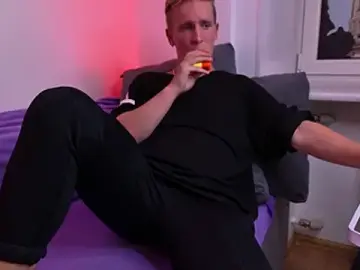 Stripchat Sex Cam of EdwinWilliams