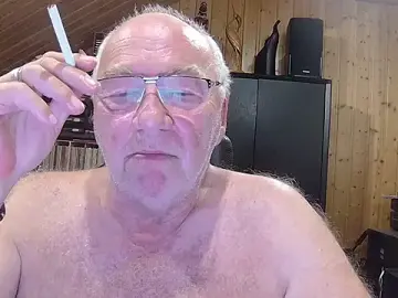 Stripchat Sex Cam of biggandybig