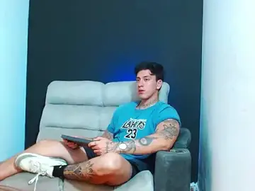 Stripchat Private Sex Chat of JUSTIN_FULLER1