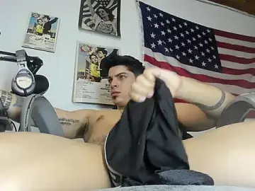 Stripchat Sex Cam of charlie_hotxxx