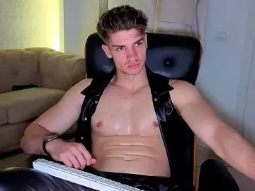 Stripchat Live Sex of MaxKaiden