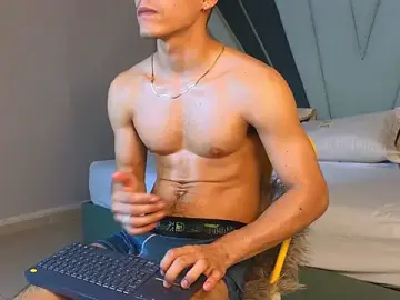 Stripchat Sex Cam of Sebastian_Vega