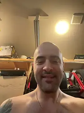 Stripchat Sex Cam of Fade_Solo