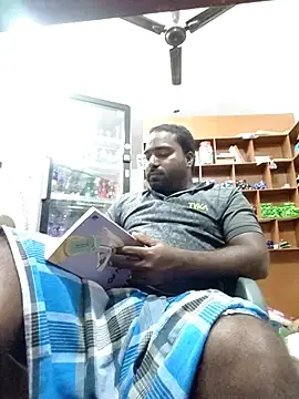 Stripchat Nude Webcam of TinyBoy27