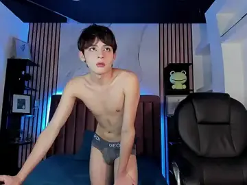 Stripchat Watch Live Sex Cams of MathiasGreen_