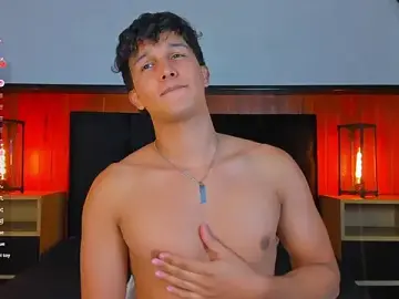 Stripchat Free Porn Cam of Leo_Savage_