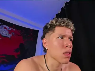 Stripchat Free Porn Cam of nathan_blake