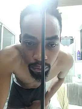 Stripchat Adult Webcam of mlakabiggy