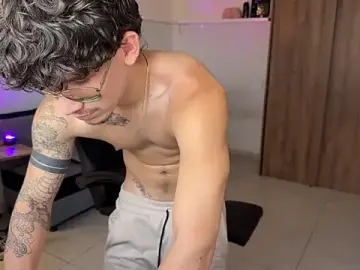 Stripchat Free Porn Cam of Kisan_Smith