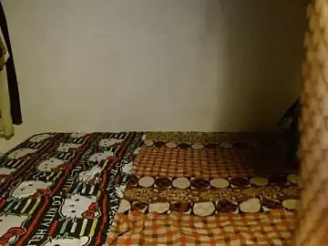 Stripchat Live Porn of PETITE_AMANDA_CUMMER