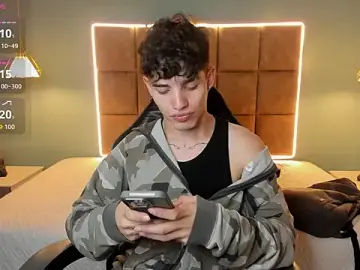 Stripchat Free Porn Cam of AlejooTwink