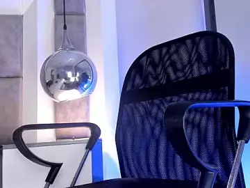 Stripchat Live Sex Cam of LucasThomson_