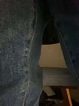 Stripchat Free Porn Cam of GusanoDelicioso