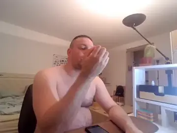 Stripchat Sex Cam of MilitaireDom