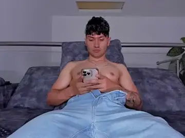 Stripchat Free Live Porn of Valerio_James7