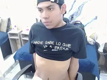 Stripchat Free Porn Cam of DaviidBuckx_