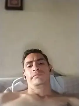 Stripchat Live Sex Cam of Ian_1